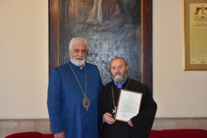 Նավասարդ Սրբազանն օրհնության գրի արժանացրեց Տեր Մյուռոն ավագ քահանա Ադամյանին